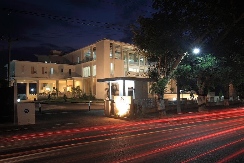 Narmada Convention Hall Mataram Exterior foto