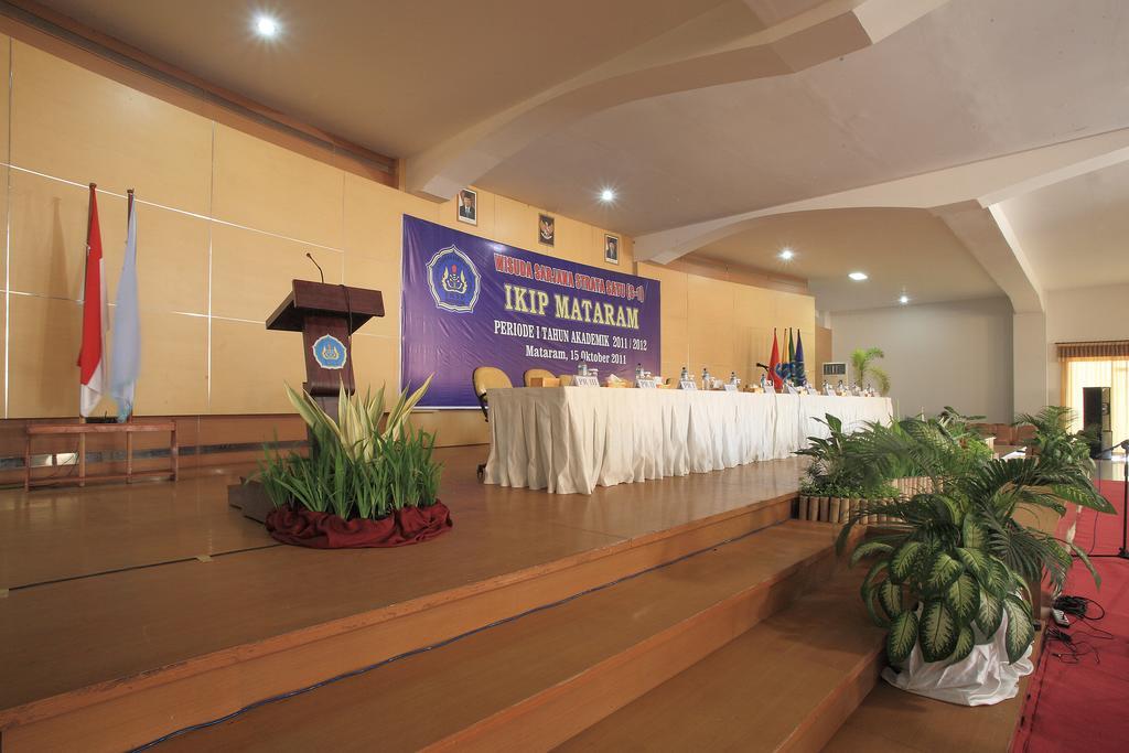 Narmada Convention Hall Mataram Exterior foto